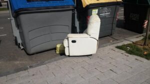Basura en el Paseo de la Ilíada