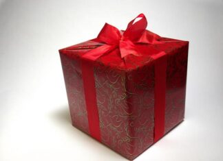 Sorteo de 100 tarjetas regalo con 10.000 euros en Vitoria ...Y llenan de regalos en Vitoria a los 3 mejores de 2021
