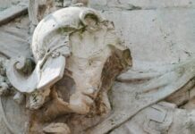 Recrean la Batalla de Vitoria de 1813 lamentable estado del monumento a la batalla de vitoria