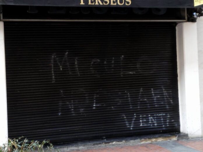pintada en el perseus vitoria en respuesta al concurso de culos