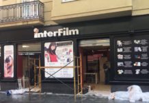 De bar de copas, a comercio de regalos y servicios fotográficos