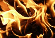 Arde su coche en Vitoria a las 24 horas de comprarlo La Policía de Vitoria busca al gamberro "¡Se quema mi casa!"
