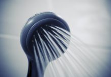 Vitoria: Cae en la ducha y provoca filtraciones de agua ¿Rescate lento? Vitoria: Cae en la ducha y provoca filtraciones de agua ¿Rescate lento?