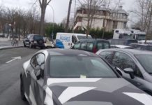 Un jugador del Alavés insiste en aparcar mal… ¡Grúa al canto (FOTO)!