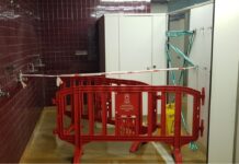 Ojo, te pueden robar: Una llave abre varias taquillas y duchas precintadas