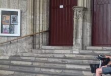 Piden una rampa en San Miguel para ver a la Virgen Blanca