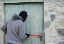 El ruido de ladrones en Vitoria alerta a vecinos y policía