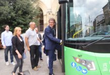 «Pepe Gotera y Otilio» llegan a los autobuses de Vitoria (foto) "Pepe Gotera y Otilio" llegan a los autobuses de Vitoria (foto)