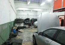 Pillados 8 talleres ilegales de reparación de coches en Vitoria