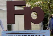 15 profesores se encierran en Vitoria