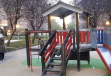 Abordaje de jóvenes a parques infantiles de Vitoria ¡14 conductas! parque infantil clavos astillas