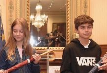 Los protagonistas del Celedón Txiki en Vitoria ¡Presentados en sociedad! celedon txiki y edurne