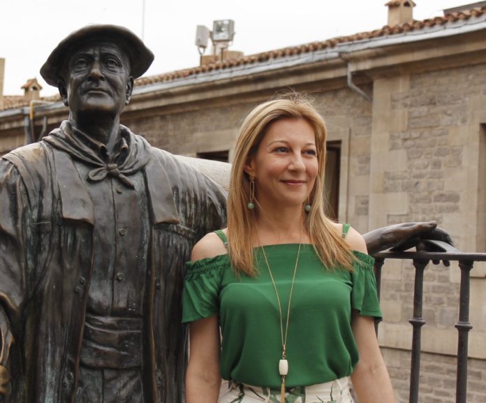 Eva García Saéz de Urturi préstamos