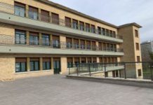 Vitoria abre el patio de 5 colegios este verano