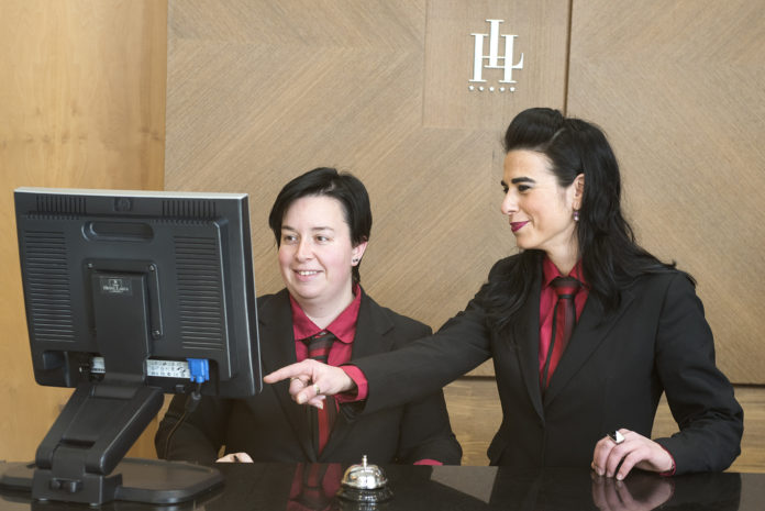 Hotel Lakua_ recepción