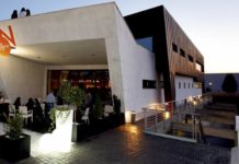 Luces contra el coronavirus en un restaurante de Vitoria