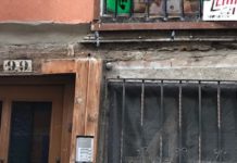 El balcón con la decoración más histriónica de Vitoria (FOTO)