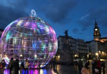 Dos grandes bolas adornarán la Navidad en Vitoria