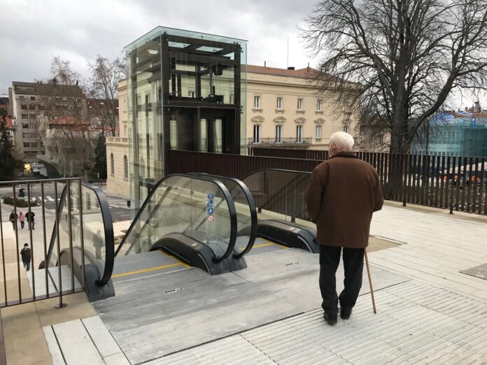 vitoria escaleras mecánicas la cuesta no funcionan