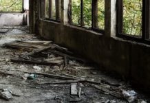 Una inmobiliaria vitoriana publicita pisos en ruinas (Foto)