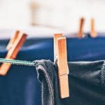 Lavandería y plancha en Bilbao a domicilio ¡Nervios en tintorerías! tendedero ropa pinza