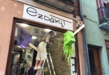 Escaparate tridimensional en Vitoria ¡Chulada! EZDAKIT escaparate vitoria