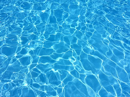 Resbalones en una piscina de Mendi ¡Cierre 4 días!