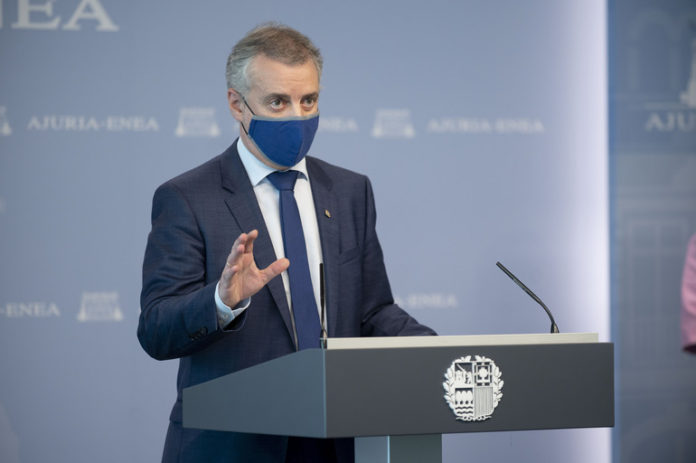urkullu mascarilla Meme de Urkullu arrasa en Vitoria y Bilbao: "No más mascarilla"
