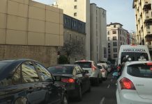Vitoria:¿El caos de tráfico dificulta salir del parking? ¡Te aguantas!