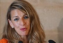 La ministra de Trabajo aplaude a los trabajadores de Tubacex
