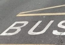 ¿Hay alguna parada de bus más cochambrosa en Vitoria? (Foto)