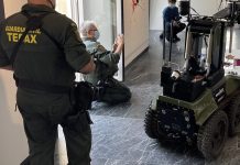 Robots usados para desactivar explosivos, arte en Vitoria robots memorial vitoria