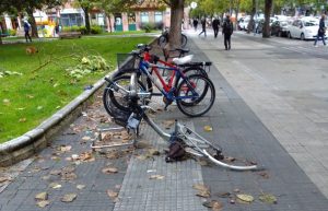 Desvalijan en Vitoria bicis candadas en aparcamientos