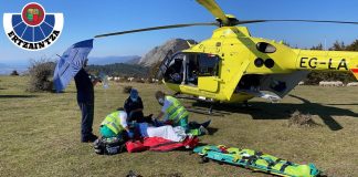 Rescatado en helicóptero un hombre en la cueva alavesa