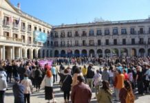 Donosti y Pamplona se unen a Vitoria condenando el asesinato