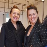 Carmen y Esther Mediavilla paso de cebra vitoria black friday