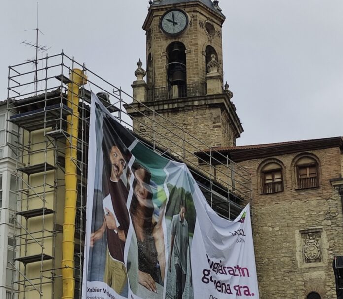 publicidad, mamotreto, laboral kutxa ¿Afea el mamotreto bancario a la Virgen Blanca de Vitoria?