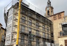 Laboral Kutxa quita por fin el mamotreto irregular en Vitoria