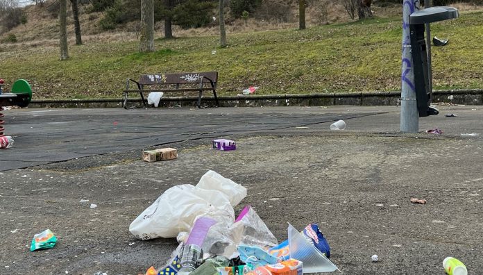 Cronograma de destrozos en un botellón de Vitoria