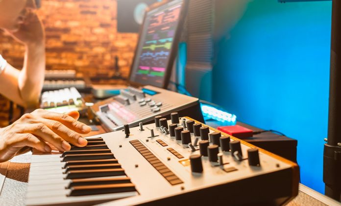 La Escuela de Vitoria estrena curso de música electrónica