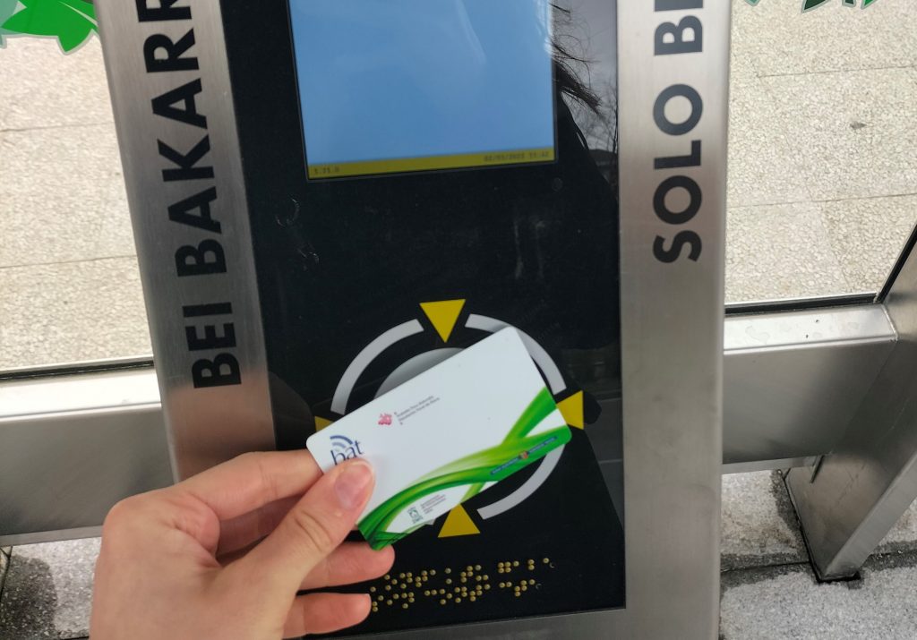 Vitoria alerta de estafas con la Tarjeta Bat