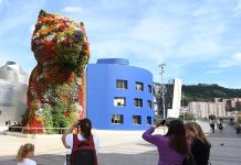 El Museo Guggenheim Bilbao tuvo menos visitantes en verano Bilbao entrega 500.000 euros al Guggenheim