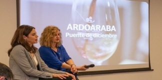 ¡Vaya mala suerte! Políticas de Vitoria currando en Canarias
