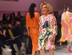 Lydia Lozano arrasa bailando en Vitoria (Vídeo)