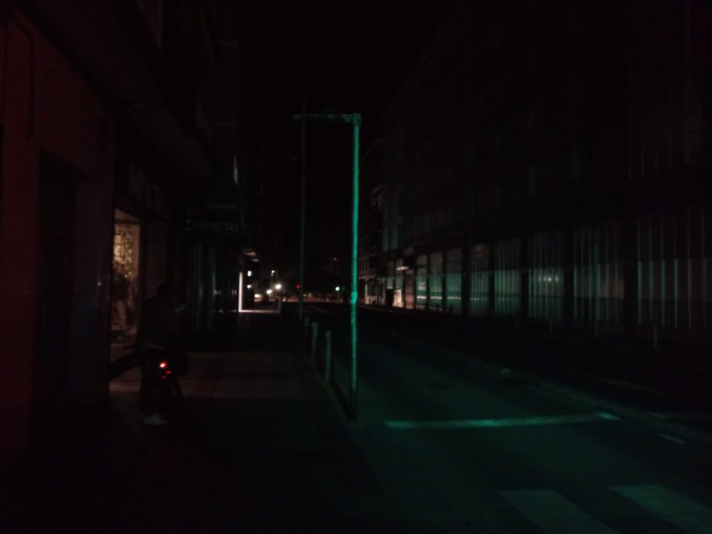 Vivir sin luz en la calle de Vitoria