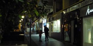 Vitoria quiere rótulos de comercios y bares en euskera