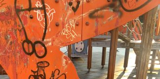 Vitoria sigue sin arreglar parques infantiles