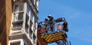 Los bomberos de Vitoria revisan fachadas de 50 calles