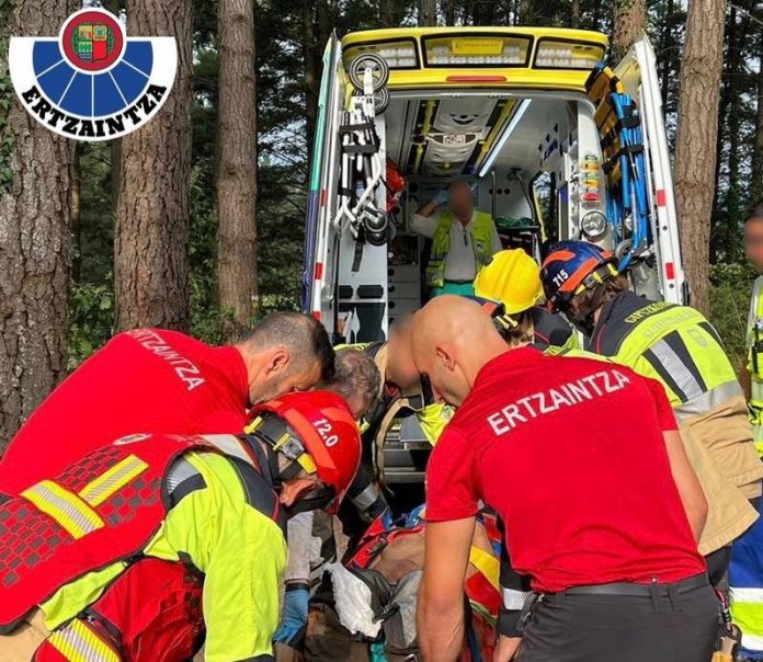 Rescate en la Leze 2 6 horas de rescate en una cueva de Álava