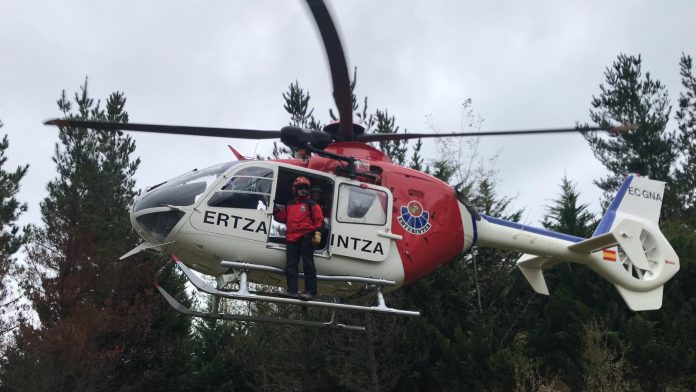 IMG-20181031-WA0017 Rescate a una montañera enriscada en el Gorbea